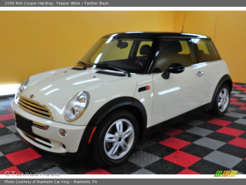 Pepper White / Panther Black 2006 Mini Cooper Hardtop