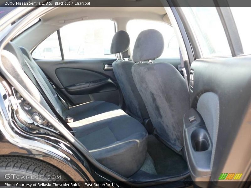 Blackout / Charcoal 2006 Nissan Sentra 1.8 S