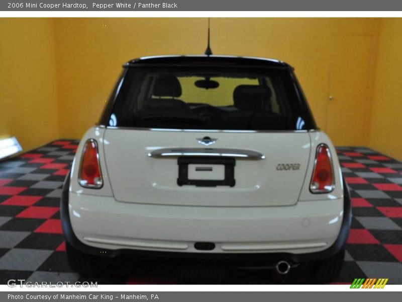 Pepper White / Panther Black 2006 Mini Cooper Hardtop