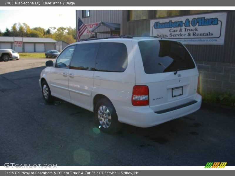 Clear White / Beige 2005 Kia Sedona LX