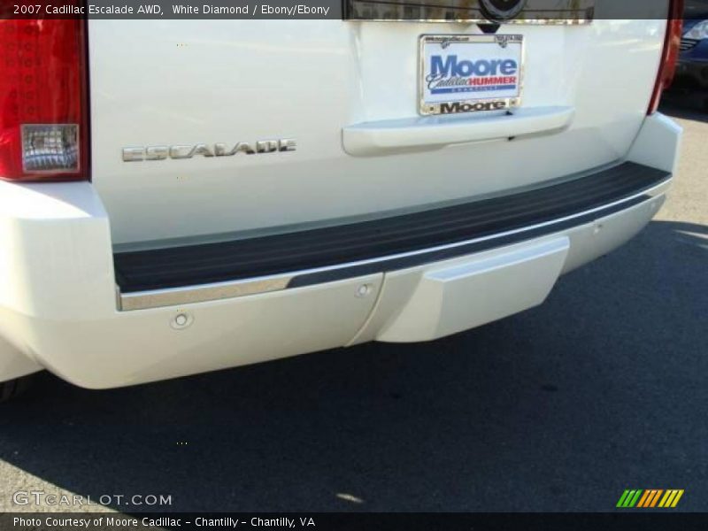 White Diamond / Ebony/Ebony 2007 Cadillac Escalade AWD