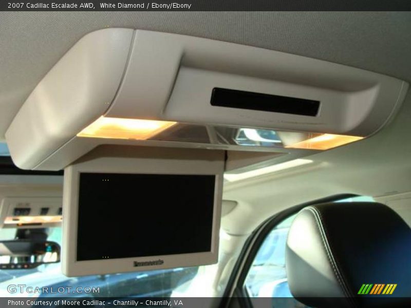 White Diamond / Ebony/Ebony 2007 Cadillac Escalade AWD