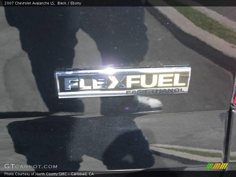 Black / Ebony 2007 Chevrolet Avalanche LS