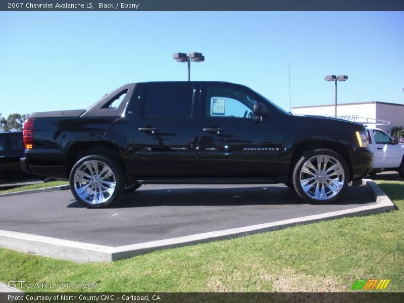 Black / Ebony 2007 Chevrolet Avalanche LS