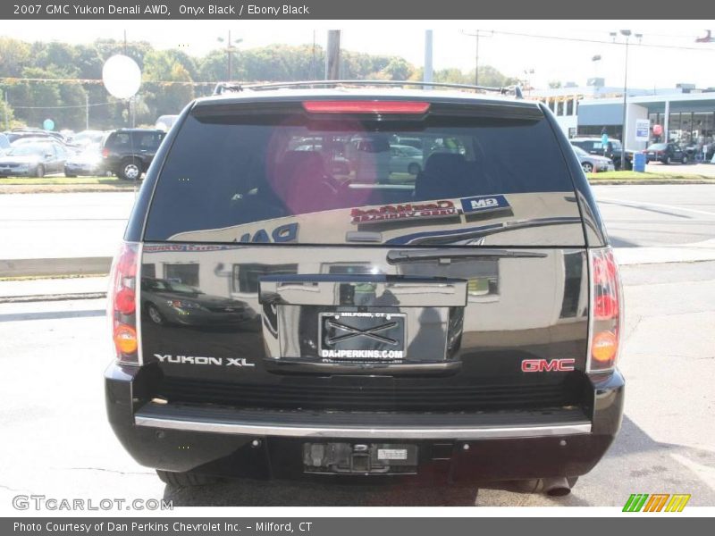Onyx Black / Ebony Black 2007 GMC Yukon Denali AWD