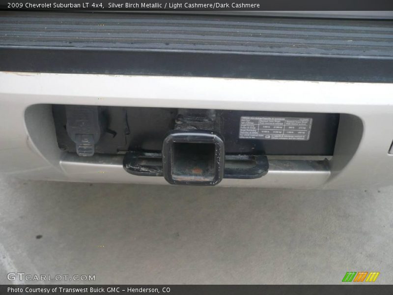 Silver Birch Metallic / Light Cashmere/Dark Cashmere 2009 Chevrolet Suburban LT 4x4