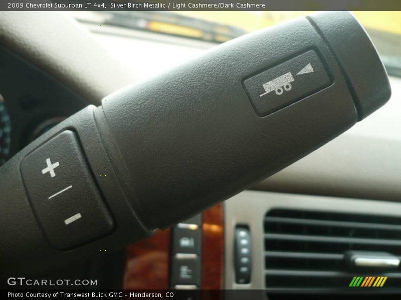 Silver Birch Metallic / Light Cashmere/Dark Cashmere 2009 Chevrolet Suburban LT 4x4
