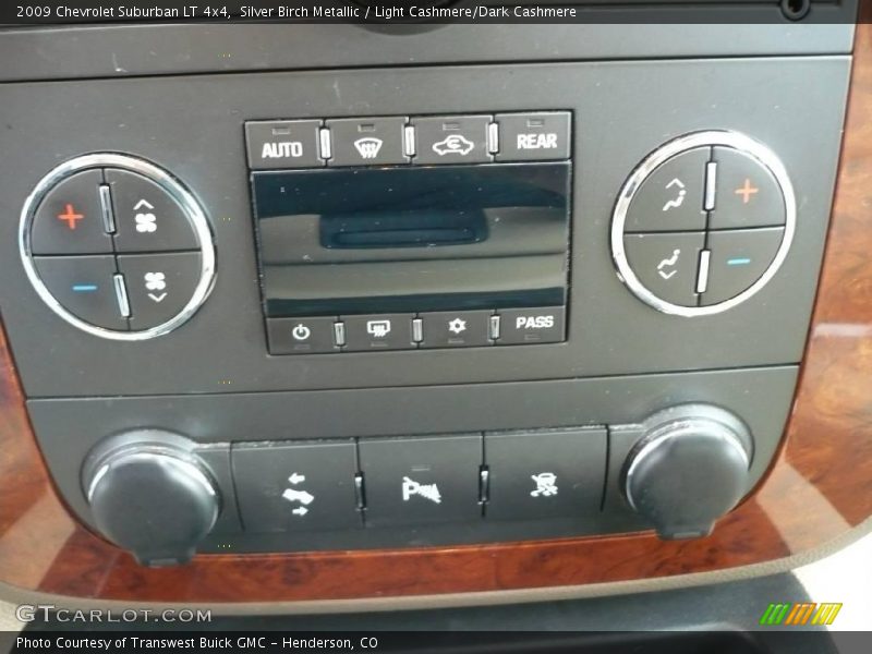 Silver Birch Metallic / Light Cashmere/Dark Cashmere 2009 Chevrolet Suburban LT 4x4