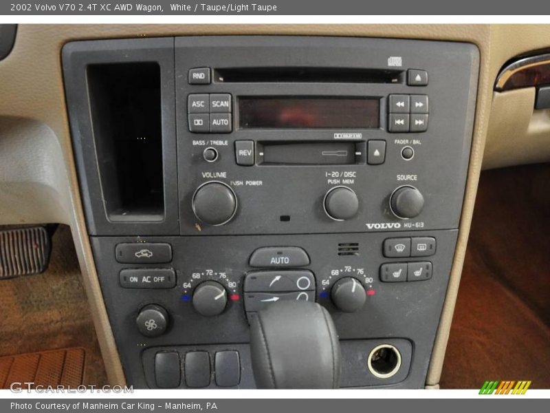 White / Taupe/Light Taupe 2002 Volvo V70 2.4T XC AWD Wagon