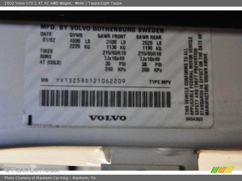 White / Taupe/Light Taupe 2002 Volvo V70 2.4T XC AWD Wagon