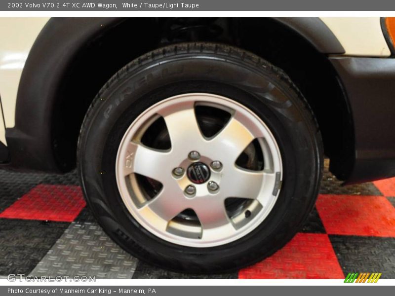 White / Taupe/Light Taupe 2002 Volvo V70 2.4T XC AWD Wagon