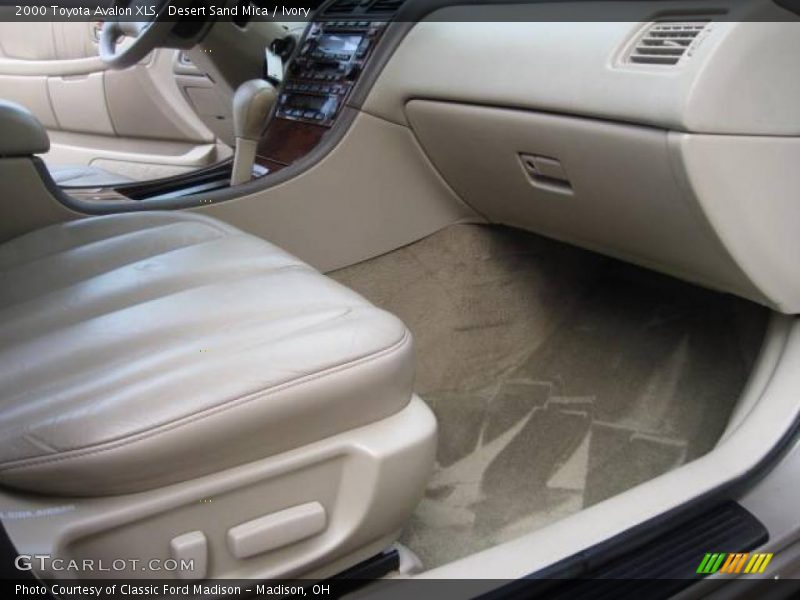Desert Sand Mica / Ivory 2000 Toyota Avalon XLS