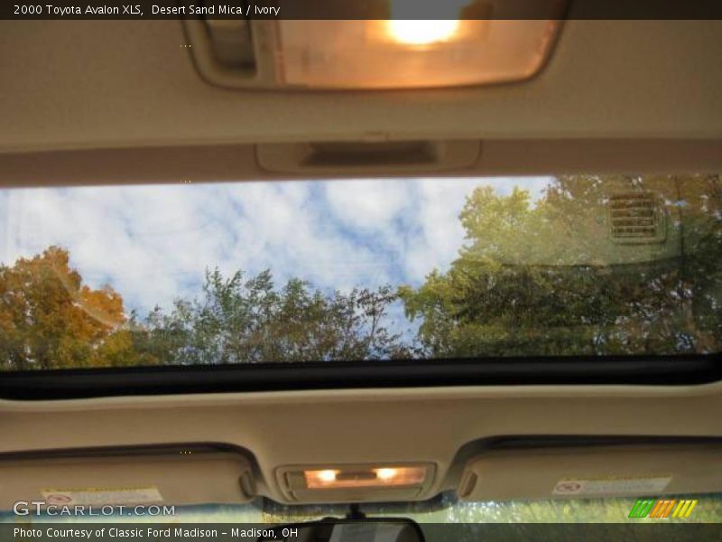 Desert Sand Mica / Ivory 2000 Toyota Avalon XLS