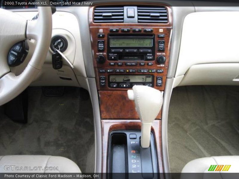 Desert Sand Mica / Ivory 2000 Toyota Avalon XLS