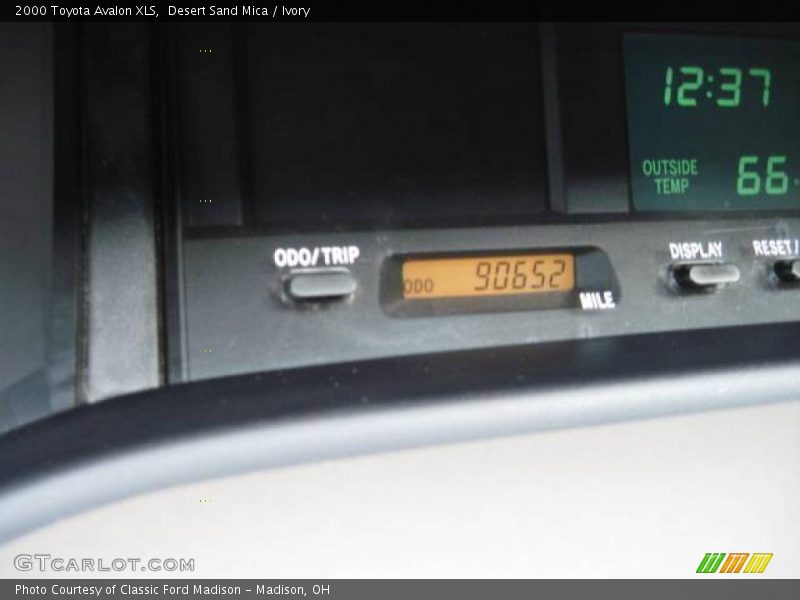 Desert Sand Mica / Ivory 2000 Toyota Avalon XLS