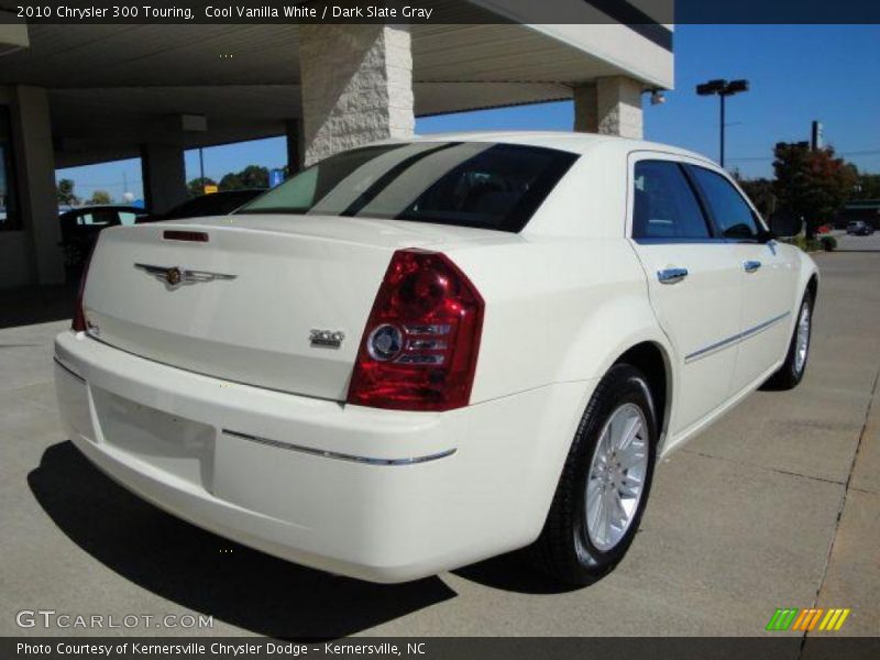 Cool Vanilla White / Dark Slate Gray 2010 Chrysler 300 Touring