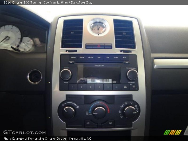 Cool Vanilla White / Dark Slate Gray 2010 Chrysler 300 Touring