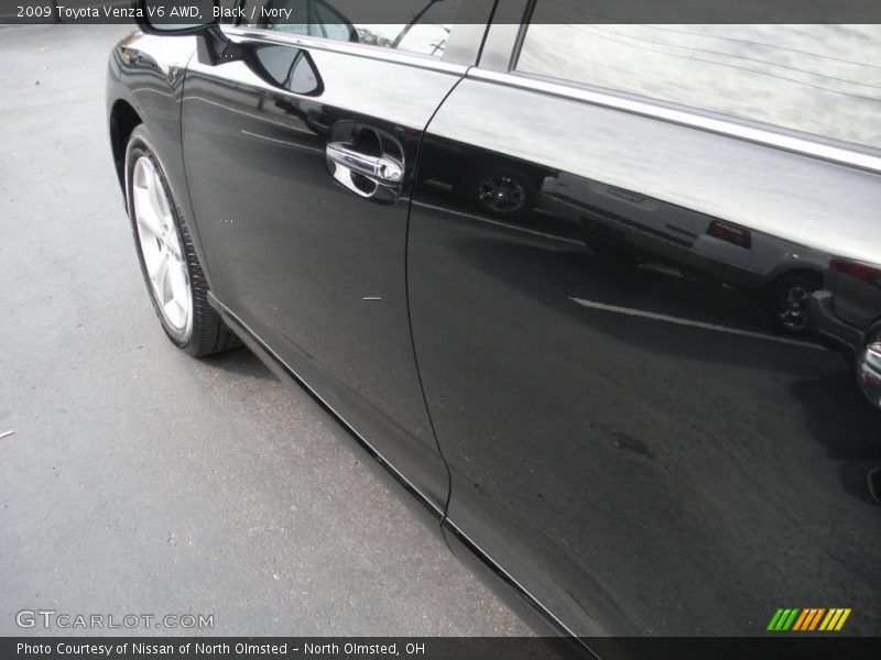 Black / Ivory 2009 Toyota Venza V6 AWD