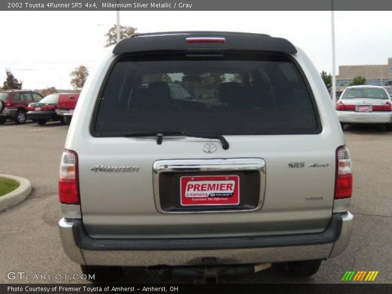 Millennium Silver Metallic / Gray 2002 Toyota 4Runner SR5 4x4