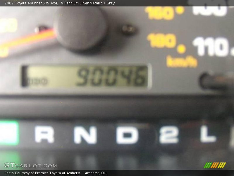 Millennium Silver Metallic / Gray 2002 Toyota 4Runner SR5 4x4