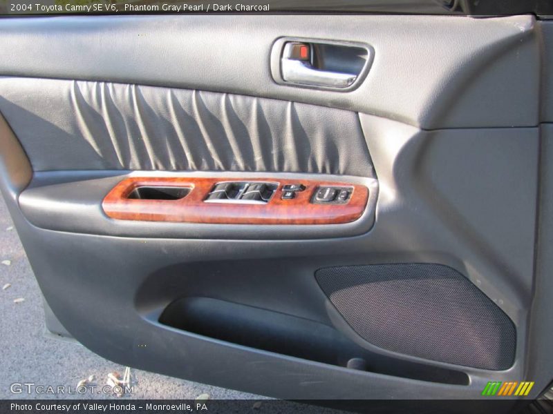 Phantom Gray Pearl / Dark Charcoal 2004 Toyota Camry SE V6