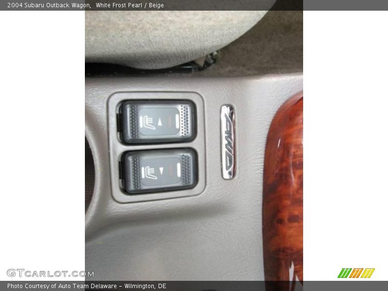 White Frost Pearl / Beige 2004 Subaru Outback Wagon