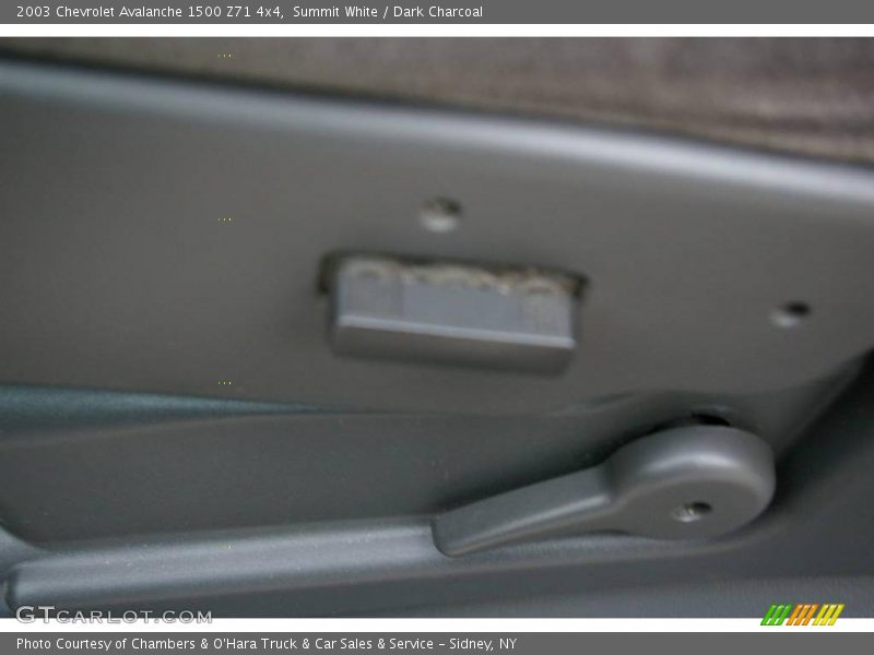 Summit White / Dark Charcoal 2003 Chevrolet Avalanche 1500 Z71 4x4