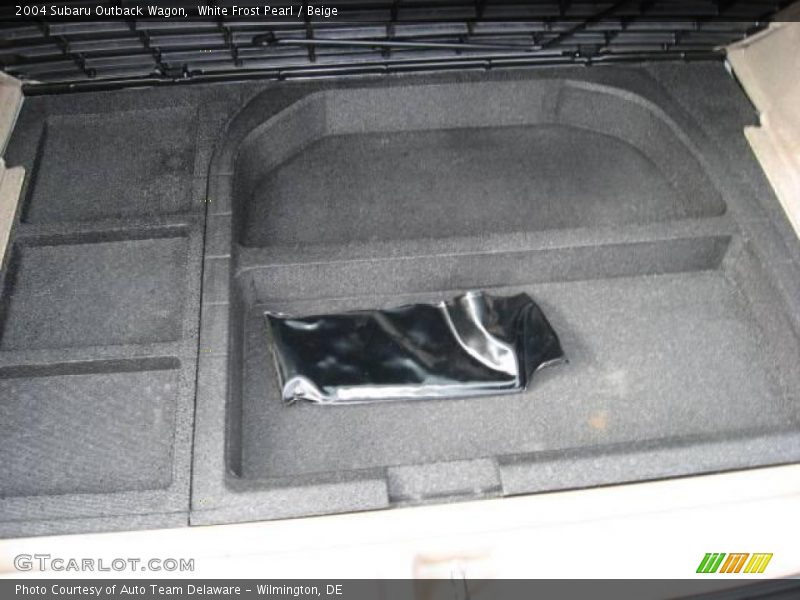 White Frost Pearl / Beige 2004 Subaru Outback Wagon