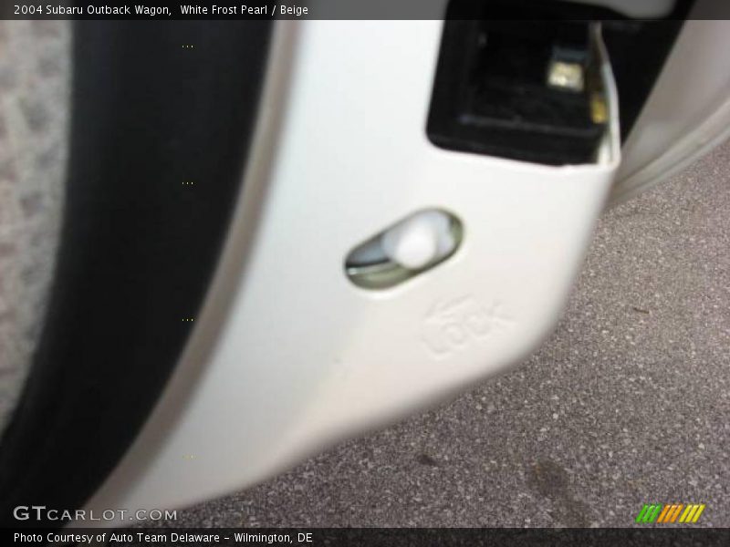 White Frost Pearl / Beige 2004 Subaru Outback Wagon