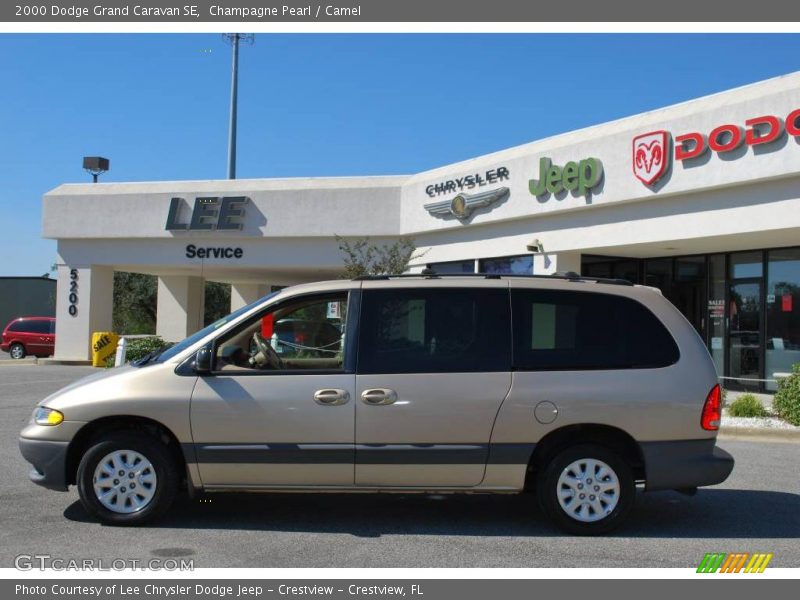 Champagne Pearl / Camel 2000 Dodge Grand Caravan SE