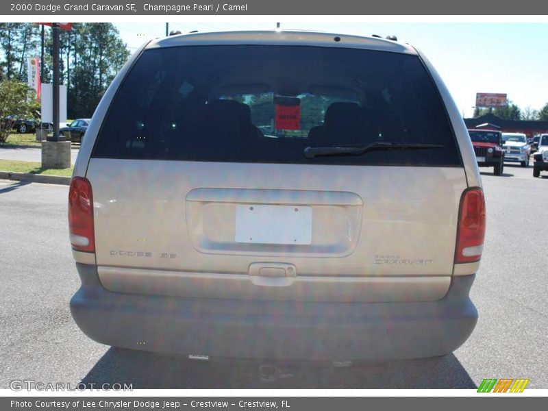 Champagne Pearl / Camel 2000 Dodge Grand Caravan SE