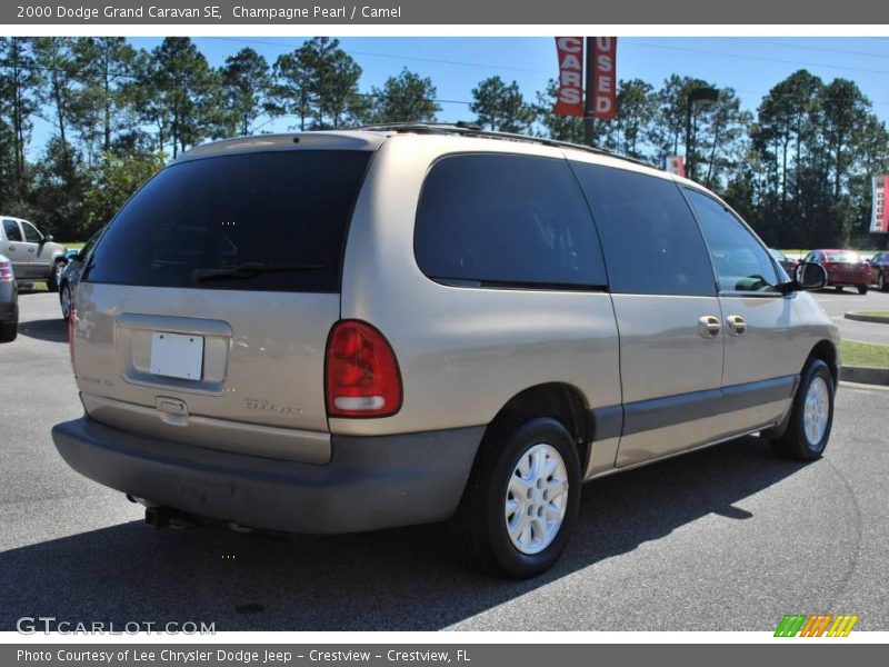 Champagne Pearl / Camel 2000 Dodge Grand Caravan SE