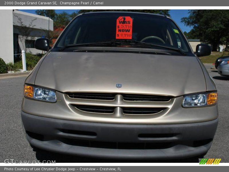 Champagne Pearl / Camel 2000 Dodge Grand Caravan SE