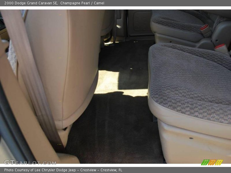 Champagne Pearl / Camel 2000 Dodge Grand Caravan SE