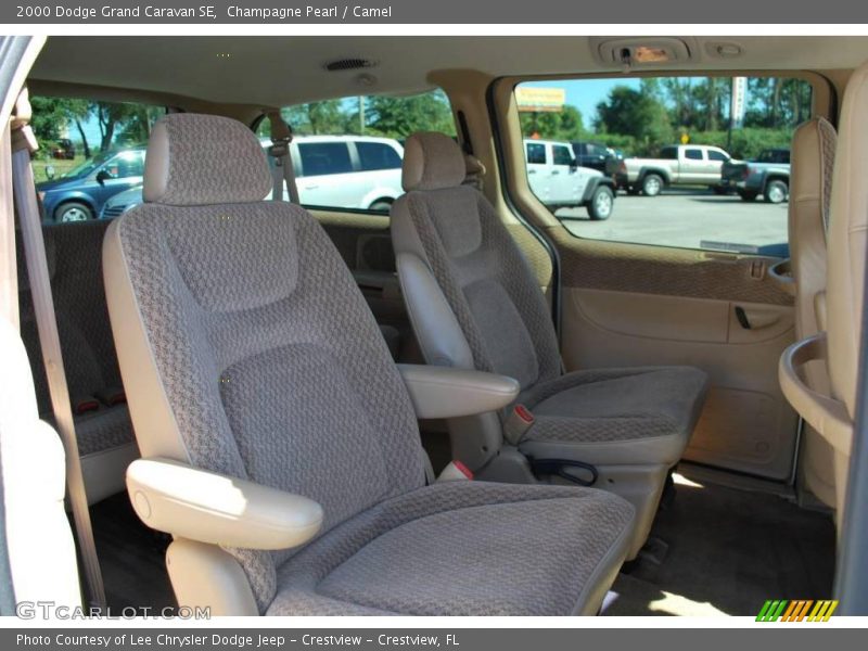 Champagne Pearl / Camel 2000 Dodge Grand Caravan SE