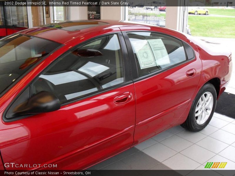 Inferno Red Tinted Pearlcoat / Dark Slate Gray 2002 Dodge Intrepid SE