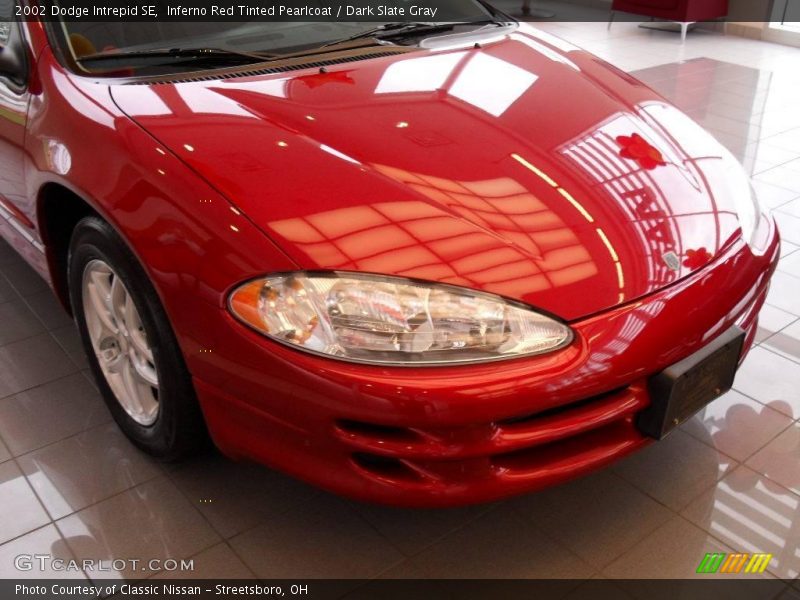 Inferno Red Tinted Pearlcoat / Dark Slate Gray 2002 Dodge Intrepid SE