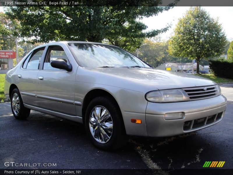 Beige Pearl / Tan 1995 Nissan Altima GXE