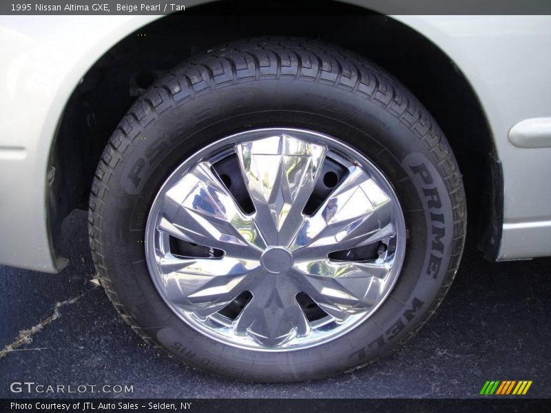 Beige Pearl / Tan 1995 Nissan Altima GXE