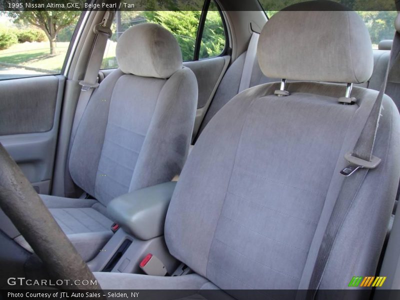 Beige Pearl / Tan 1995 Nissan Altima GXE