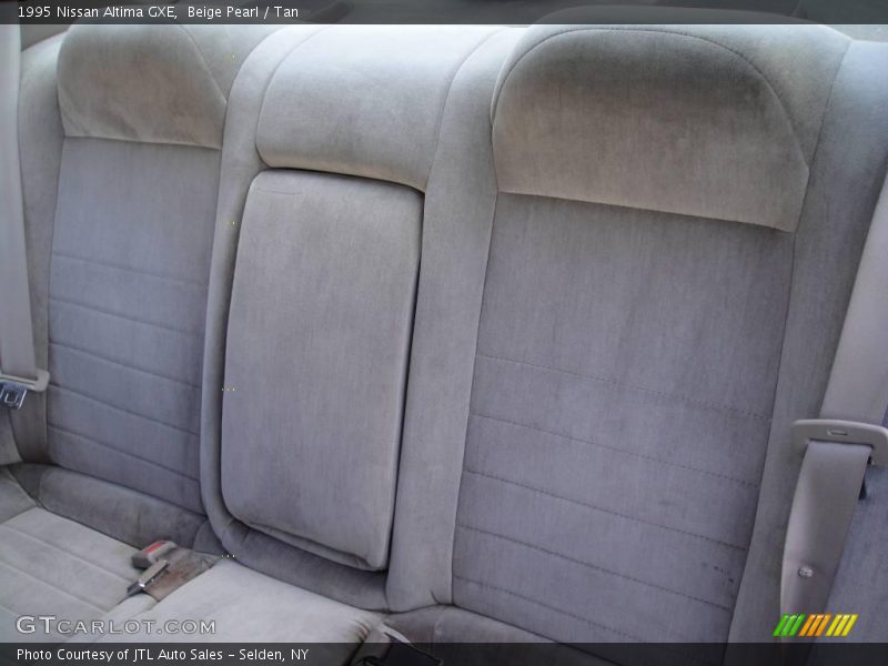 Beige Pearl / Tan 1995 Nissan Altima GXE