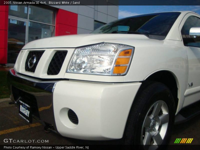 Blizzard White / Sand 2005 Nissan Armada SE 4x4