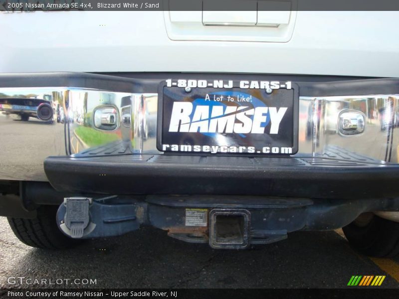 Blizzard White / Sand 2005 Nissan Armada SE 4x4
