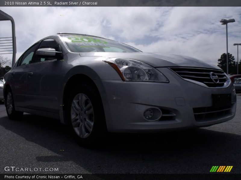 Radiant Silver / Charcoal 2010 Nissan Altima 2.5 SL