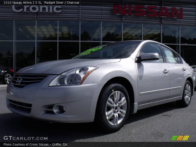 Radiant Silver / Charcoal 2010 Nissan Altima 2.5 SL