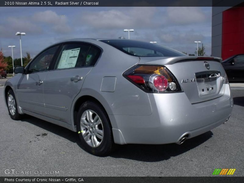 Radiant Silver / Charcoal 2010 Nissan Altima 2.5 SL