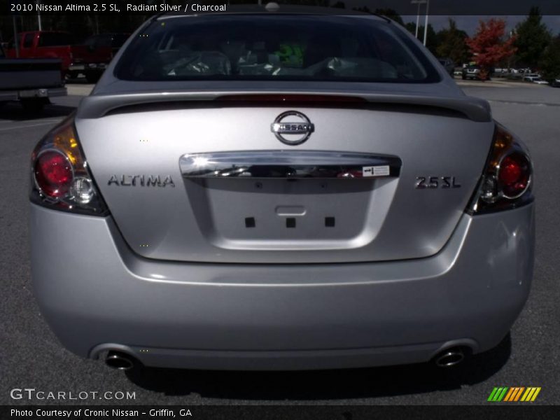 Radiant Silver / Charcoal 2010 Nissan Altima 2.5 SL