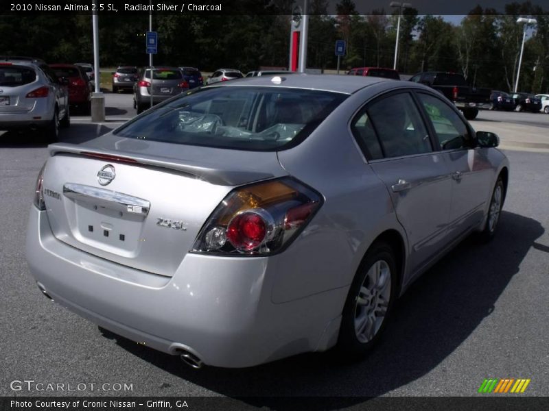 Radiant Silver / Charcoal 2010 Nissan Altima 2.5 SL