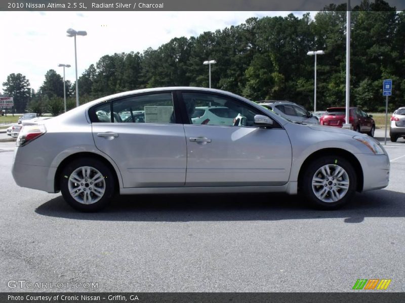 Radiant Silver / Charcoal 2010 Nissan Altima 2.5 SL