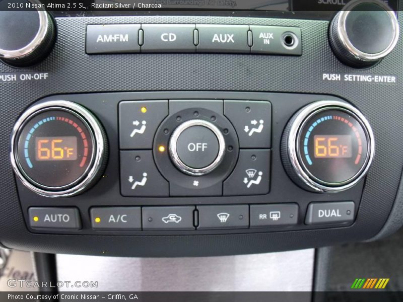 Radiant Silver / Charcoal 2010 Nissan Altima 2.5 SL